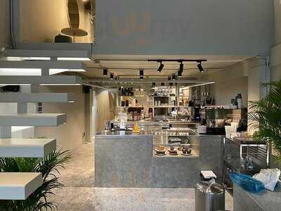 Entree Coffee & Brunch