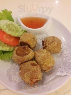 ภัตตาคารอาหารจีน ก๊วยเอี่ยวไถ่