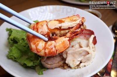 สีฟ้า - เซ็นทรัลเวิลด์