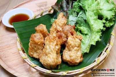 สีฟ้า - เซ็นทรัลเวิลด์