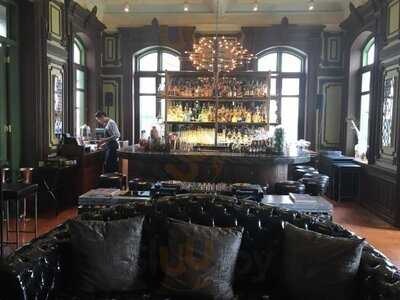 เดอะ ไดนิ่ง รูม