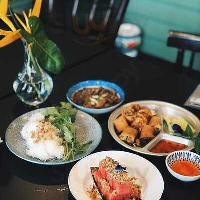 ร้านบ้านลลิณ