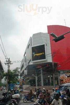 Starbucks Nana Square