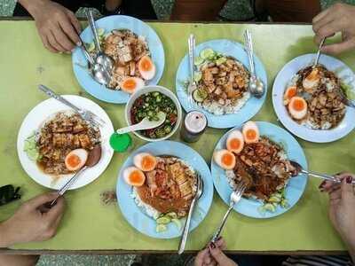 ร้านอาหาร สีมรกต