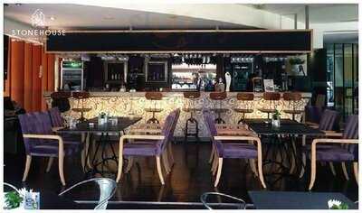 Stonehouse Bistro & Bar