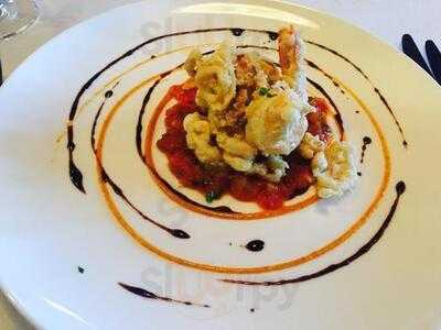 Wolf Grill & Wine Bar