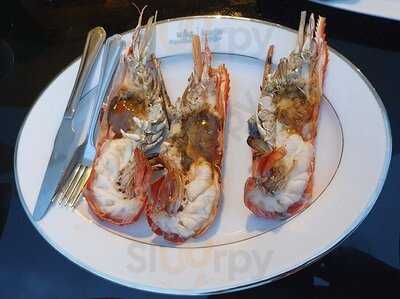 Laem Charoen Seafood Emquartier