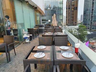 Laem Charoen Seafood Emquartier