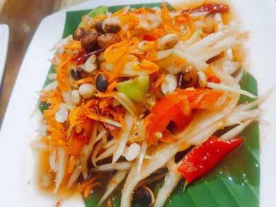 ส้มตำแม่มด