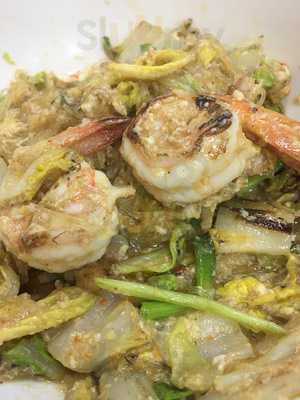 ราดหน้าพาราเมาท์ ยศเส