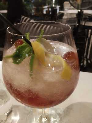 เกรฮาวด์ คาเฟ่ สาขา เมกาบางนา