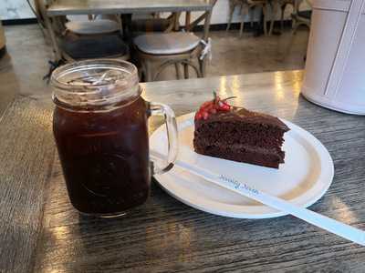 Sevendays Cafe And Bakehouse