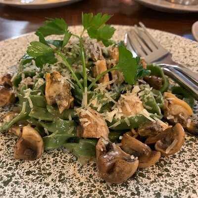 เดอะ ยาร์ด เรสเตอรองท์