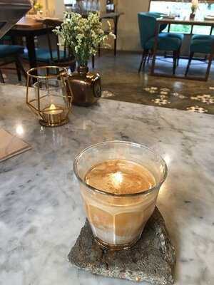 เดอะ ยาร์ด เรสเตอรองท์