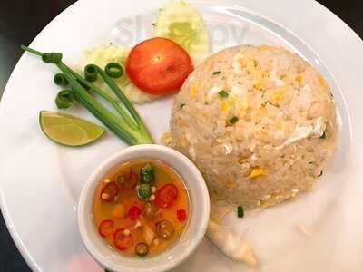 ก๋วยเตี๋ยวไก่แม่ศรีเรือน