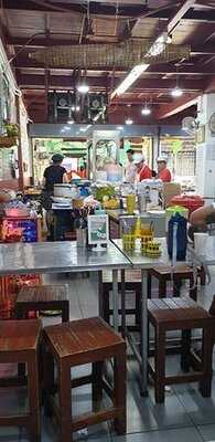 ร้านอาหารศรีเหลืองโภชนา