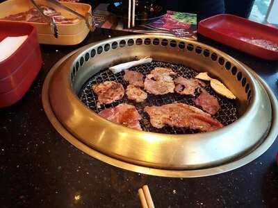 ภัตตาคารอาหารญี่ปุ่น อากะ