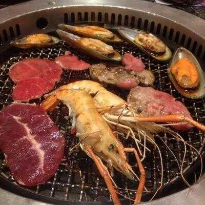 ภัตตาคารอาหารญี่ปุ่น อากะ