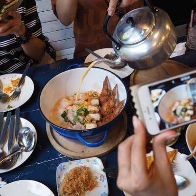 ร้านก๋วยเตี๋ยว 1000 เส้น (พันเส้น)
