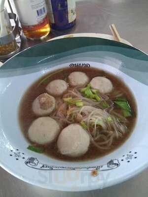 เนื้อตุ๋นท่าน้ำสาธุประดิษฐ์