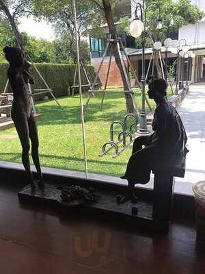 The Combine Cafe And Art Gallerry