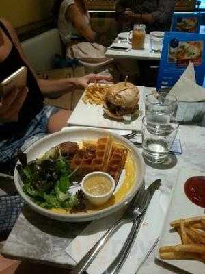 Taper Restaurant And Bar