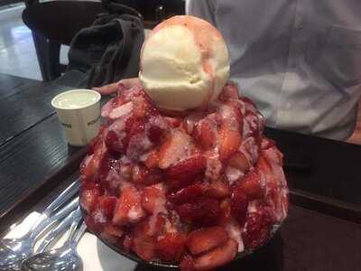 Hollys Coffee - Mbk Center