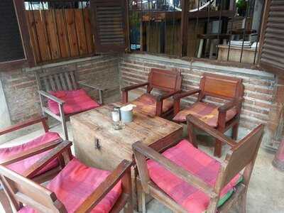 ร้านอาหาร เข้าท่า