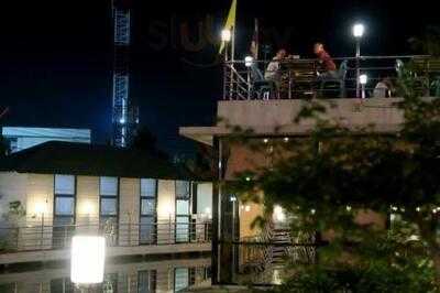 ร้านกุ้งเต้น