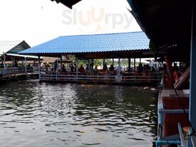 ร้านอาหาร เรือนแพฟิชชิ่งปาร์ค
