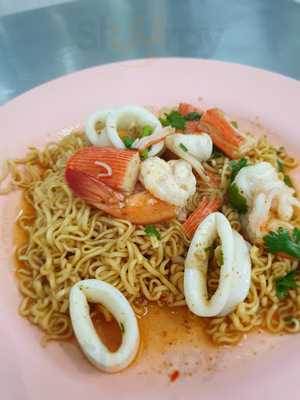 เจ๊ศรี เจ้าตำรับยำผักกระเฉด