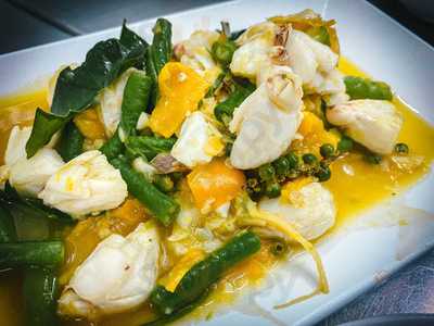 เจ๊ศรี เจ้าตำรับยำผักกระเฉด