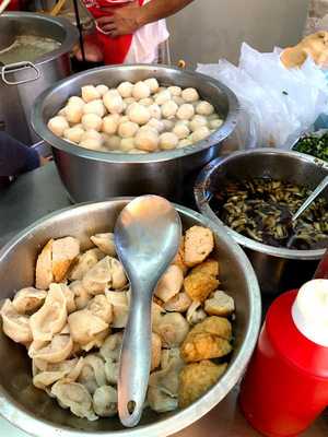 ก๋วยเตี๋ยวลูกชิ้นปลาเจริญกรุง 18