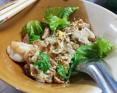 เจ้ฮ้ง ก๋วยเตี๋ยวคั่วไก่วรจักร