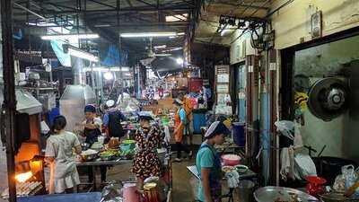 เจ้ฮ้ง ก๋วยเตี๋ยวคั่วไก่วรจักร