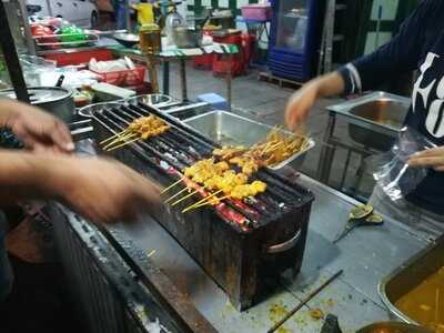 หมูสะเต๊ะ สวนมะลิซอย 3