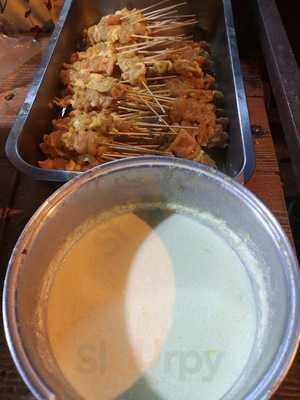 หมูสะเต๊ะ สวนมะลิซอย 3