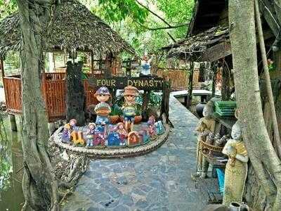 สวนสี่กรุง สวนอาหาร