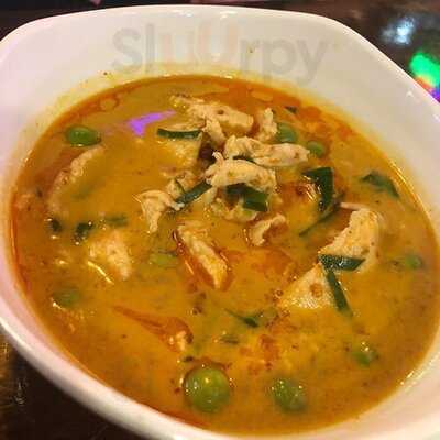 Lucky Shot Thai Food And Pool