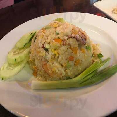 Lucky Shot Thai Food And Pool