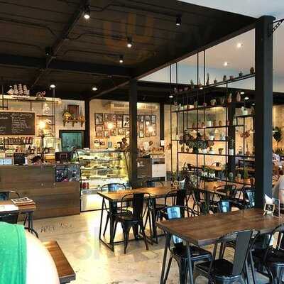 บัทเทอรี่ คาเฟ่