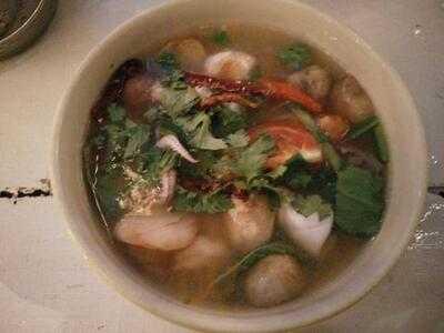 ร้านอาหาร ลาดมะพร้าว