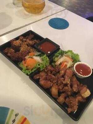 เดอะกลาสรูมไลฟ์มิวสิคแอนด์เรสเตอรองท์