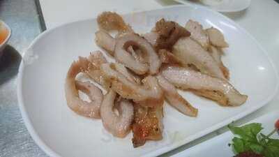 แอน คอหมูย่าง