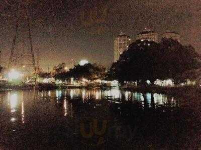 ร้านอาหาร ส้มตำเมืองทอง