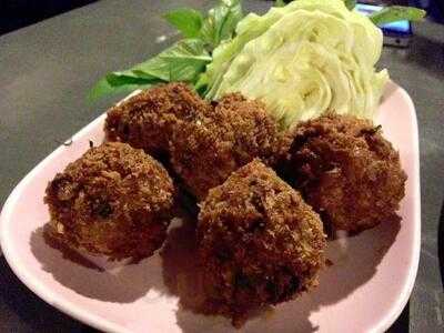 ร้านอาหาร ส้มตำเมืองทอง