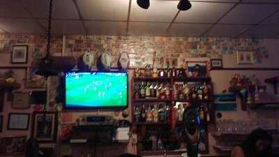 แฮงเอ้าท์ผับ