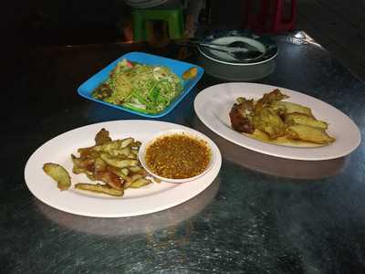 เจ๊แปง สุกี้ คั่วไก่