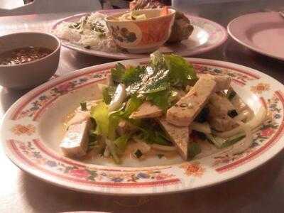 ร้านอาหาร แหนมเนืองป้าเก๋