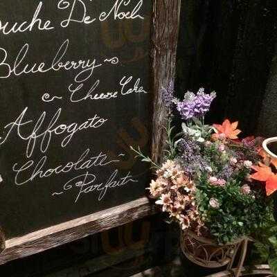 เดอะเฟบูลัสบาร์ดิสเสิร์ทคาเฟ่